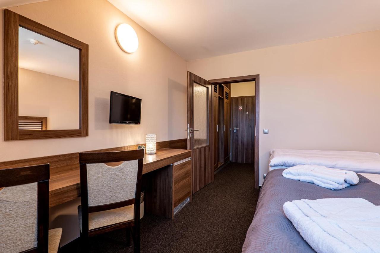 Wellness Hotel Pod Kycmolem Горни-Ломна Экстерьер фото